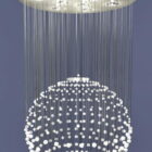 Lampadario in cristallo con decorazione a goccia di pioggia