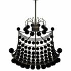 Antiker Kronleuchter mit Perlen im klassischen Stil