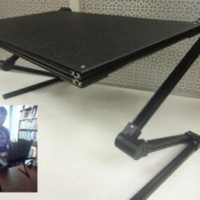 3D model s nastavitelným stojanem na notebook s možností tisku