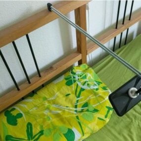 3D model držáku telefonu na postel k tisku