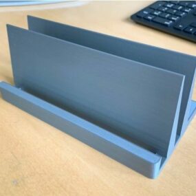 Modelo 3D para impressão de tablets com suporte de carregamento
