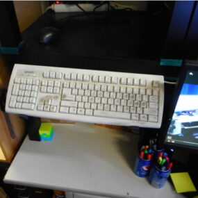 कीबोर्ड ब्रैकेट प्रिंट करने योग्य 3डी मॉडल