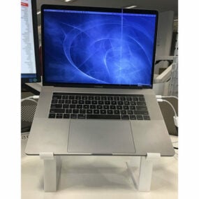 印刷可能なMacBook Proスタンド3Dモデル