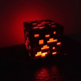 Minecraft zářící Redstone tisknutelný 3D model
