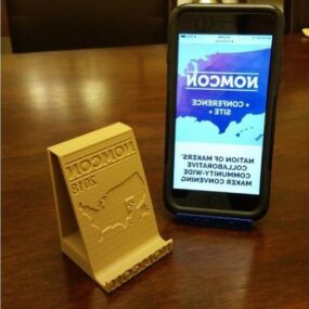 Soporte para celular Nomcom Modelo 3d imprimible