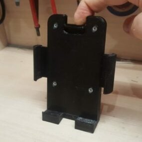 Universal 携帯電話ホルダーの印刷可能な 3D モデル