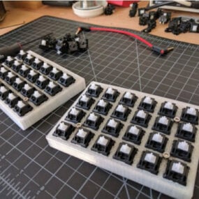 प्रिंट करने योग्य स्प्लिट कीबोर्ड प्लेट केस 3डी मॉडल