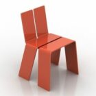 オレンジ色のプラスチック製の椅子