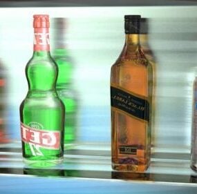 Botellas de whisky y vodka modelo 3d
