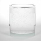 Обычная стеклянная вода