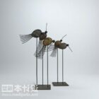 Abstrakte Fliegenskulptur, die Möbel verziert