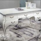 Klassischer Schreibtisch weiß lackiert