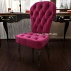 Rembourrage de chaise violet