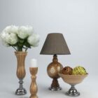 Lampe de table en bois avec vase décoratif