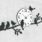 Retro metalowy zegar ścienny z ptakiem