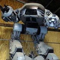 Ensemble de robots droïdes futuristes modèle 3D
