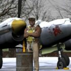 Militaire vliegtuigen P38 bliksem met piloot