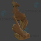 تمثال للرجل الصامت مصنوع من مادة خشبية