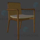 Cadeira de madeira com assento de couro